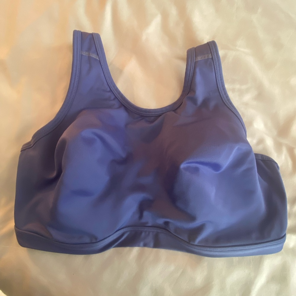 Moving comfort Sports bra. 36 DD.